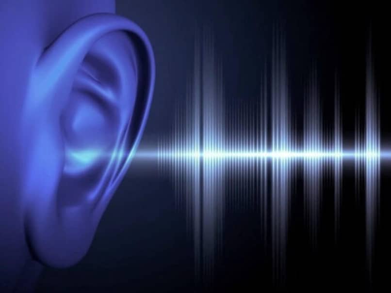 ondas sonoras entrando em um ouvido
