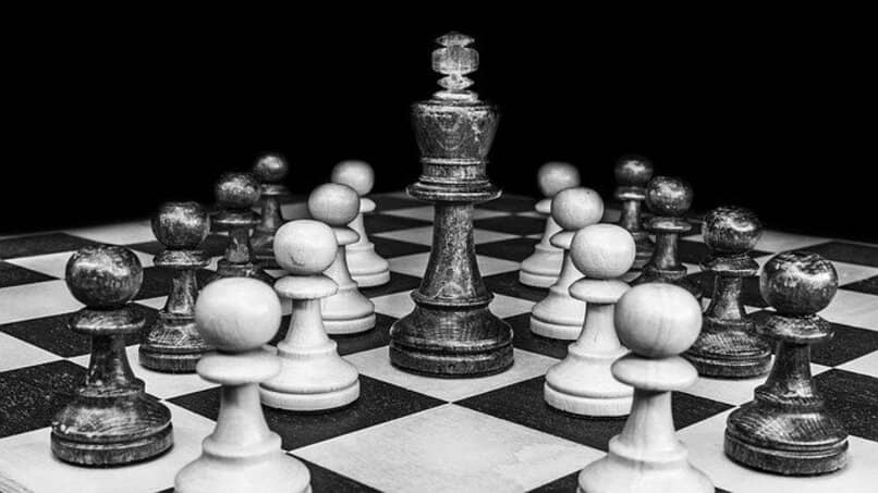 líder do rei do xadrez