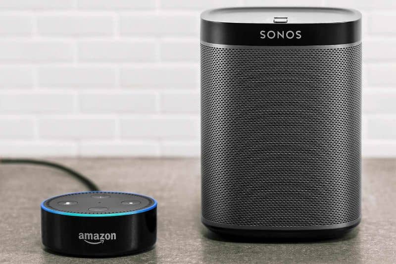 Amazon Echo conectado ao alto-falante Bluetooth