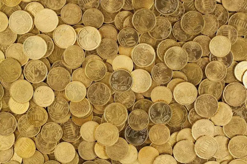 muitas moedas de euro para economizar dinheiro