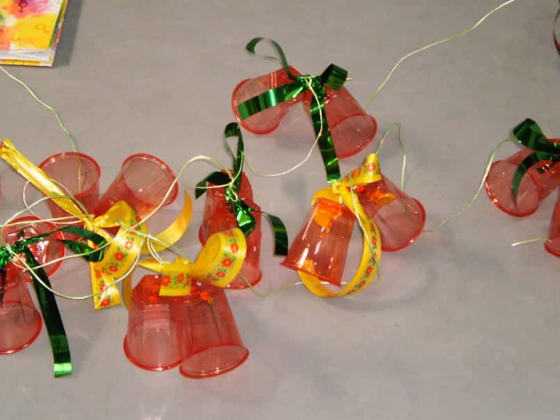 Ornamentos recicláveis ​​para decorar no Natal
