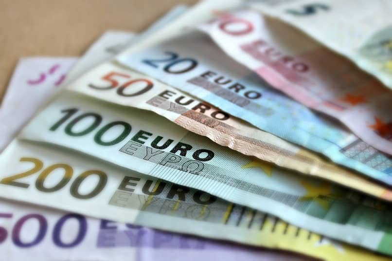 euros em dinheiro