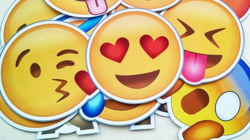 adicione emojis às suas histórias do Instagram para torná-las mais divertidas