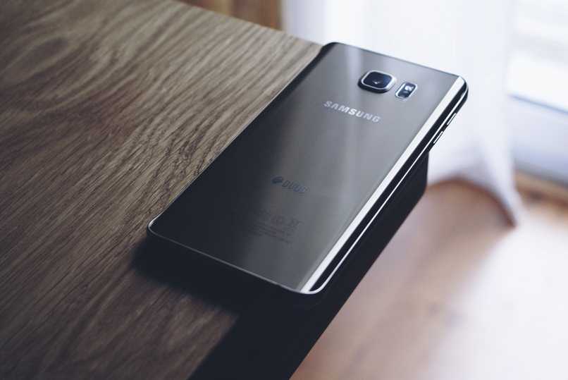 Celular da marca Samsung