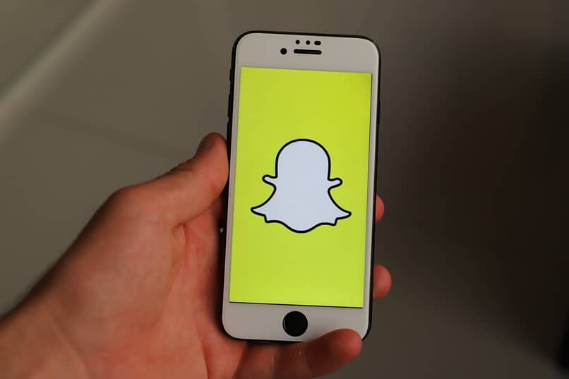 maneira de ver os novos contatos do aplicativo snapchat do telefone