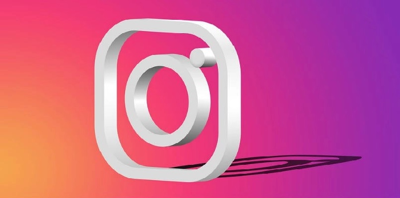 logotipo do instagram em fundo rosa